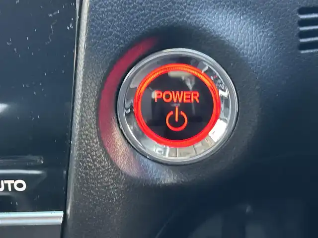 ホンダ シャトル ハイブリッド ホンダセンシング 長崎県 2020(令2)年 1.9万km シャイニンググレーM HONDAインターナビ(FM/AM/CD/USB/BTオーディオ)/バックカメラ/プッシュスタート/スマートキー/ステアリングスイッチ/レーダークルーズコントロール/ビルトインETC/ナビ連動型ドラレコ/純正フロアマット/ABS/VSA/LKAS/路外逸脱抑制システム/CMBS/ヘッドライトレベリングダイヤル/SRSエアバッグ/ISOFIX/取説/保証書