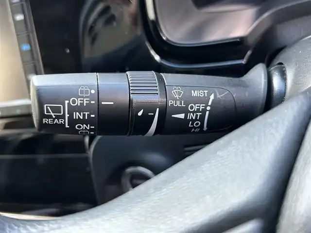 ホンダ シャトル ハイブリッド ホンダセンシング 長崎県 2020(令2)年 1.9万km シャイニンググレーM HONDAインターナビ(FM/AM/CD/USB/BTオーディオ)/バックカメラ/プッシュスタート/スマートキー/ステアリングスイッチ/レーダークルーズコントロール/ビルトインETC/ナビ連動型ドラレコ/純正フロアマット/ABS/VSA/LKAS/路外逸脱抑制システム/CMBS/ヘッドライトレベリングダイヤル/SRSエアバッグ/ISOFIX/取説/保証書