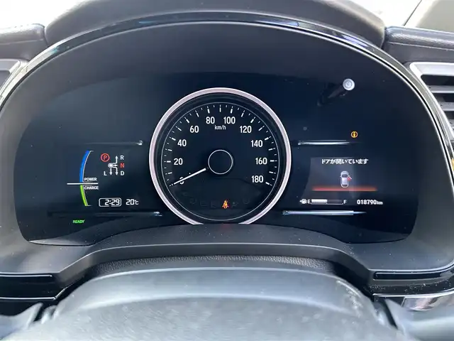 ホンダ シャトル ハイブリッド ホンダセンシング 長崎県 2020(令2)年 1.9万km シャイニンググレーM HONDAインターナビ(FM/AM/CD/USB/BTオーディオ)/バックカメラ/プッシュスタート/スマートキー/ステアリングスイッチ/レーダークルーズコントロール/ビルトインETC/ナビ連動型ドラレコ/純正フロアマット/ABS/VSA/LKAS/路外逸脱抑制システム/CMBS/ヘッドライトレベリングダイヤル/SRSエアバッグ/ISOFIX/取説/保証書