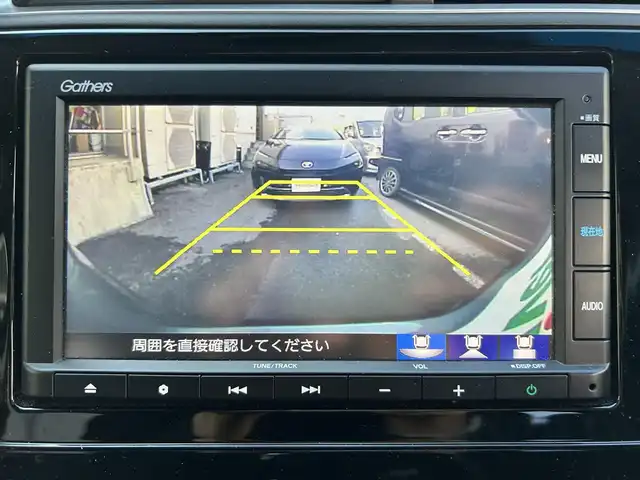 ホンダ シャトル ハイブリッド ホンダセンシング 長崎県 2020(令2)年 1.9万km シャイニンググレーM HONDAインターナビ(FM/AM/CD/USB/BTオーディオ)/バックカメラ/プッシュスタート/スマートキー/ステアリングスイッチ/レーダークルーズコントロール/ビルトインETC/ナビ連動型ドラレコ/純正フロアマット/ABS/VSA/LKAS/路外逸脱抑制システム/CMBS/ヘッドライトレベリングダイヤル/SRSエアバッグ/ISOFIX/取説/保証書