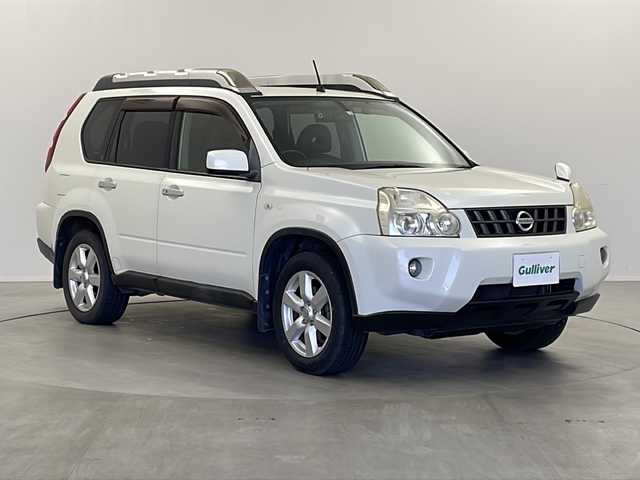 日産 エクストレイル 20Xtt 栃木県 2010(平22)年 9.5万km ホワイトパール 4WD/社外ナビ/　ワンセグ/CD/DVD/SD/AM/FM/ドライブレコーダー/ヒートシーター/パワーウインドウ/純正フロアマット/純正ドアバイザー/オートライト/電動格納ミラー/エアバッグ/パワーステアリング/ABS/横滑り防止システム