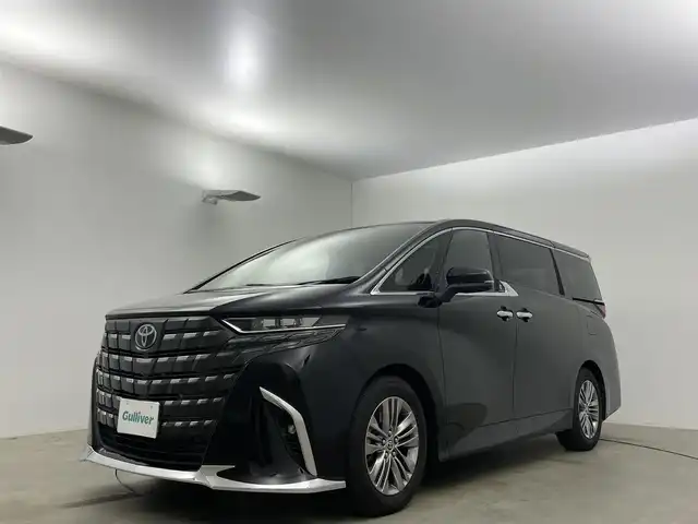 トヨタ アルファード Z 岡山県 2024(令6)年 0.4万km ブラック 純正14インチメモリナビゲーション		/【フルセグ/Bluetooth/HDMI】		/全方位カメラパッケージ/ツインサンルーフ/置くだけ充電		/純正18inアルミホイール+サマータイヤ：装着	/レーダークルーズコントロール		/ビルトインETC２．０		/LEDヘッドライト（AUTO機能付き）		/シートヒーター		/横滑り防止機能		/衝突軽減システム		/車線逸脱防止システム		/社外ドライブレコーダー		/ステアリングリモコン		/ライトレベライザー		/スマートキー		/ステアリングスイッチ		/プッシュスタート		/コーナーセンサー				/フロアマット				/スペアキー×１