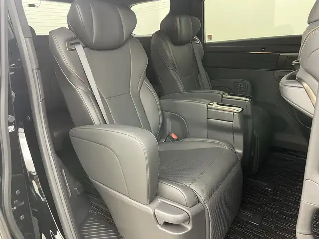 トヨタ アルファード Z 岡山県 2024(令6)年 0.4万km ブラック 純正14インチメモリナビゲーション		/【フルセグ/Bluetooth/HDMI】		/全方位カメラパッケージ/ツインサンルーフ/置くだけ充電		/純正18inアルミホイール+サマータイヤ：装着	/レーダークルーズコントロール		/ビルトインETC２．０		/LEDヘッドライト（AUTO機能付き）		/シートヒーター		/横滑り防止機能		/衝突軽減システム		/車線逸脱防止システム		/社外ドライブレコーダー		/ステアリングリモコン		/ライトレベライザー		/スマートキー		/ステアリングスイッチ		/プッシュスタート		/コーナーセンサー				/フロアマット				/スペアキー×１
