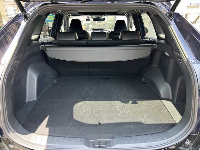 トヨタ ＲＡＶ４ ＰＨＶ ブラックトーン 東京都 2021(令3)年 4.1万km アティチュードブラックマイカ/ダークブルーマイカ 2トーン 登録時走行40864km/ワンオーナー/セーフティセンス/・プリクラッシュセーフティ/・レーントレーシングアシスト/・レーダークルーズコントロール/・オートマチックハイビーム/・ロードサインアシスト/モデリスタエアロ/パノラマムーンルーフ/純正メモリーナビ・フルセグTV/パノラミックビューモニター/デジタルインナーミラー/黒革シート（合皮）/前席パワーシート/前席シートベンチレーション＆シートヒーター/ハンズフリーパワーバックドア/インテリジェントクリアランスソナー/おくだけ充電/ビルトインETC2.0/前後ドライブレコーダー/アクセサリーコンセント/LEDライト/R4.5.6.7年記録簿/保証書・取説/スペアキー