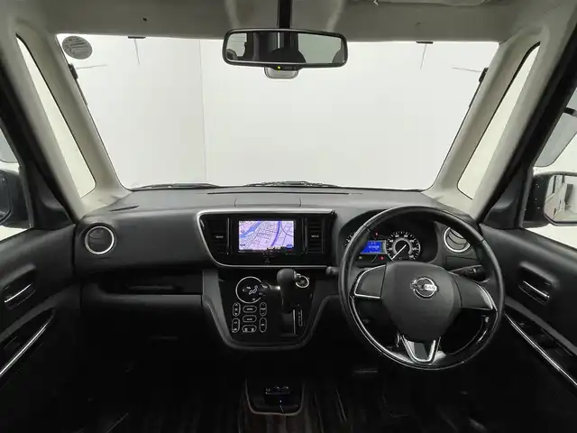 日産 デイズ ルークス HWS X Vセレクション 群馬県 2016(平28)年 6万km スパークリングレッドM 社外７インチナビ　アラウンドビューモニター　両側パワースライドドア　ＨＩＤライト　オートライト　純正１５インチＡＷ　ベンチシート　スマートキー　ＥＴＣ　アイドリングストップ　横滑り防止　禁煙車