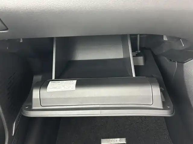 日産 オーラ G レザーエディション 熊本県 2022(令4)年 2.6万km ミッドナイトブラック/サンライズカッパー 純正ナビ/（フルセグTV/Bluetooth/USB/AppleCarPlay/HDMI）/BOSEサウンド/プロパイロット/全方位カメラ/ビルトインETC2.0/前席シートヒーター/ステアリングヒーター/純正前方ドライブレコーダー/前後クリアランスソナー/置くだけ充電/デジタルインナーミラー/衝突軽減ブレーキ/レーンキープアシスト/横滑り防止/ブラインドスポットモニター/純正フロアマット/純正17インチAW/オートライト/オートマチックハイビーム/LEDヘッドライト/フォグランプ/保証書