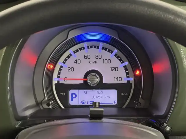 スズキ ハスラー G 三重県 2019(令1)年 1.7万km クールカーキPM マイルドハイブリッド/FF/インパネCVT/ケンウッド 7インチ『彩速ナビ』 MDV-D407BT/（FM/AM/iPod/USB/SD/CD/DVD/TV/Bluetooth/SMART USEN）/安全/・デュアルカメラブレーキサポート/・誤発進抑制機能/・車線逸脱警報機能/・ふらつき警報機能/・ヒルホールドコントロール（坂道発進アシスト）/・エマージェンシーストップシグナル/・トラクションコントロールシステム/・ESP（R）/装備/・シートヒーター（D/N）/・オートエアコン/・電動格納ドアミラー/・純正15インチスチールホイール/・プッシュスタート/・スマートキーx1/など