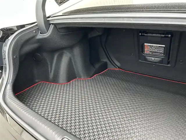 レクサス ＲＣ Ｆ 滋賀県 2015(平27)年 4.7万km ブラック ムーンルーフ/マークレビンソン/純正SDナビ/(FM/AM/CD/DVD/フルセグ/Bluetooth)/前後ドライブレコーダー/ビルトインETC/バックカメラ/ＴＶキャンセラー/空気圧センサー/レクサスセーフティシステム+/・レーダークルーズコントロール/・プリクラッシュブレーキアシスト	/・レーンディパーチャーアラート/・ブラインドスポットモニタ/・リヤクロストラフィックアラート/・コーナーセンサー/電動リヤスポイラー/電動格納ミラー/運転席・助手席シートヒーター/運転席・助手席シートベンチレーション/革巻きステアリング/ステアリングヒーター/ステアリングスイッチ/パドルシフト/オートライト/3眼LEDヘッドライト/フロントフォグ/オートハイビーム/フルオートエアコン/ドアパネルカーボンパネル/グローブボックスカーボンインテリアパネル/プッシュスタート/スマートキー/純正フロアマット/黒革シート/純正19インチAW