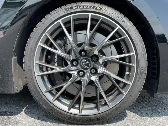 レクサス ＲＣ Ｆ 滋賀県 2015(平27)年 4.7万km ブラック ムーンルーフ/マークレビンソン/純正SDナビ/(FM/AM/CD/DVD/フルセグ/Bluetooth)/前後ドライブレコーダー/ビルトインETC/バックカメラ/ＴＶキャンセラー/空気圧センサー/レクサスセーフティシステム+/・レーダークルーズコントロール/・プリクラッシュブレーキアシスト	/・レーンディパーチャーアラート/・ブラインドスポットモニタ/・リヤクロストラフィックアラート/・コーナーセンサー/電動リヤスポイラー/電動格納ミラー/運転席・助手席シートヒーター/運転席・助手席シートベンチレーション/革巻きステアリング/ステアリングヒーター/ステアリングスイッチ/パドルシフト/オートライト/3眼LEDヘッドライト/フロントフォグ/オートハイビーム/フルオートエアコン/ドアパネルカーボンパネル/グローブボックスカーボンインテリアパネル/プッシュスタート/スマートキー/純正フロアマット/黒革シート/純正19インチAW