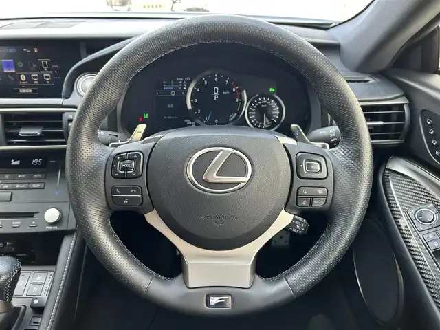 レクサス ＲＣ Ｆ 滋賀県 2015(平27)年 4.7万km ブラック ムーンルーフ/マークレビンソン/純正SDナビ/(FM/AM/CD/DVD/フルセグ/Bluetooth)/前後ドライブレコーダー/ビルトインETC/バックカメラ/ＴＶキャンセラー/空気圧センサー/レクサスセーフティシステム+/・レーダークルーズコントロール/・プリクラッシュブレーキアシスト	/・レーンディパーチャーアラート/・ブラインドスポットモニタ/・リヤクロストラフィックアラート/・コーナーセンサー/電動リヤスポイラー/電動格納ミラー/運転席・助手席シートヒーター/運転席・助手席シートベンチレーション/革巻きステアリング/ステアリングヒーター/ステアリングスイッチ/パドルシフト/オートライト/3眼LEDヘッドライト/フロントフォグ/オートハイビーム/フルオートエアコン/ドアパネルカーボンパネル/グローブボックスカーボンインテリアパネル/プッシュスタート/スマートキー/純正フロアマット/黒革シート/純正19インチAW