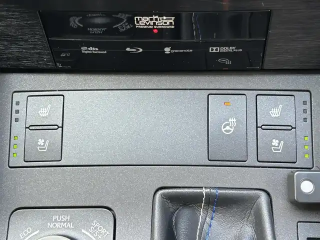 レクサス ＲＣ Ｆ 滋賀県 2015(平27)年 4.7万km ブラック ムーンルーフ/マークレビンソン/純正SDナビ/(FM/AM/CD/DVD/フルセグ/Bluetooth)/前後ドライブレコーダー/ビルトインETC/バックカメラ/ＴＶキャンセラー/空気圧センサー/レクサスセーフティシステム+/・レーダークルーズコントロール/・プリクラッシュブレーキアシスト	/・レーンディパーチャーアラート/・ブラインドスポットモニタ/・リヤクロストラフィックアラート/・コーナーセンサー/電動リヤスポイラー/電動格納ミラー/運転席・助手席シートヒーター/運転席・助手席シートベンチレーション/革巻きステアリング/ステアリングヒーター/ステアリングスイッチ/パドルシフト/オートライト/3眼LEDヘッドライト/フロントフォグ/オートハイビーム/フルオートエアコン/ドアパネルカーボンパネル/グローブボックスカーボンインテリアパネル/プッシュスタート/スマートキー/純正フロアマット/黒革シート/純正19インチAW