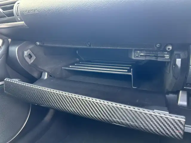 レクサス ＲＣ Ｆ 滋賀県 2015(平27)年 4.7万km ブラック ムーンルーフ/マークレビンソン/純正SDナビ/(FM/AM/CD/DVD/フルセグ/Bluetooth)/前後ドライブレコーダー/ビルトインETC/バックカメラ/ＴＶキャンセラー/空気圧センサー/レクサスセーフティシステム+/・レーダークルーズコントロール/・プリクラッシュブレーキアシスト	/・レーンディパーチャーアラート/・ブラインドスポットモニタ/・リヤクロストラフィックアラート/・コーナーセンサー/電動リヤスポイラー/電動格納ミラー/運転席・助手席シートヒーター/運転席・助手席シートベンチレーション/革巻きステアリング/ステアリングヒーター/ステアリングスイッチ/パドルシフト/オートライト/3眼LEDヘッドライト/フロントフォグ/オートハイビーム/フルオートエアコン/ドアパネルカーボンパネル/グローブボックスカーボンインテリアパネル/プッシュスタート/スマートキー/純正フロアマット/黒革シート/純正19インチAW