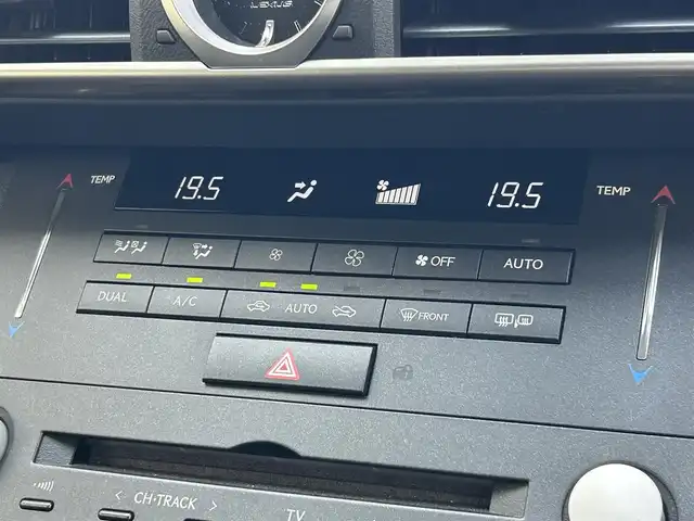 レクサス ＲＣ Ｆ 滋賀県 2015(平27)年 4.7万km ブラック ムーンルーフ/マークレビンソン/純正SDナビ/(FM/AM/CD/DVD/フルセグ/Bluetooth)/前後ドライブレコーダー/ビルトインETC/バックカメラ/ＴＶキャンセラー/空気圧センサー/レクサスセーフティシステム+/・レーダークルーズコントロール/・プリクラッシュブレーキアシスト	/・レーンディパーチャーアラート/・ブラインドスポットモニタ/・リヤクロストラフィックアラート/・コーナーセンサー/電動リヤスポイラー/電動格納ミラー/運転席・助手席シートヒーター/運転席・助手席シートベンチレーション/革巻きステアリング/ステアリングヒーター/ステアリングスイッチ/パドルシフト/オートライト/3眼LEDヘッドライト/フロントフォグ/オートハイビーム/フルオートエアコン/ドアパネルカーボンパネル/グローブボックスカーボンインテリアパネル/プッシュスタート/スマートキー/純正フロアマット/黒革シート/純正19インチAW