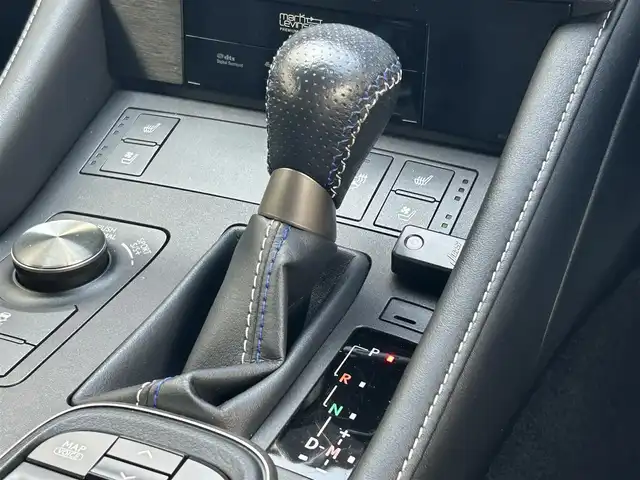 レクサス ＲＣ Ｆ 滋賀県 2015(平27)年 4.7万km ブラック ムーンルーフ/マークレビンソン/純正SDナビ/(FM/AM/CD/DVD/フルセグ/Bluetooth)/前後ドライブレコーダー/ビルトインETC/バックカメラ/ＴＶキャンセラー/空気圧センサー/レクサスセーフティシステム+/・レーダークルーズコントロール/・プリクラッシュブレーキアシスト	/・レーンディパーチャーアラート/・ブラインドスポットモニタ/・リヤクロストラフィックアラート/・コーナーセンサー/電動リヤスポイラー/電動格納ミラー/運転席・助手席シートヒーター/運転席・助手席シートベンチレーション/革巻きステアリング/ステアリングヒーター/ステアリングスイッチ/パドルシフト/オートライト/3眼LEDヘッドライト/フロントフォグ/オートハイビーム/フルオートエアコン/ドアパネルカーボンパネル/グローブボックスカーボンインテリアパネル/プッシュスタート/スマートキー/純正フロアマット/黒革シート/純正19インチAW