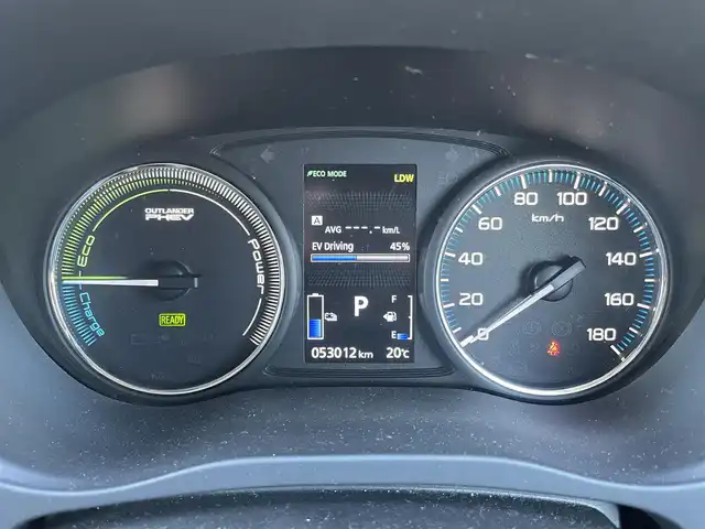 三菱 アウトランダー ＰＨＥＶ G ナビパッケージ 佐賀県 2016(平28)年 5.3万km ルビーブラックP eアシスト/純正メモリナビ/フルセグTV/DVD/Bluetooth/USB/マルチアラウンドモニター/ETC/ドライブレコーダー/ハーフレザーシート/シートヒーター/AC100V/1500W電源/パドルシフト/レーダークルーズコントロール/革巻きステアリング/ステアリングリモコン/ヒーター/LEDヘッドライト/フォグランプ/オートライト/充電ケーブル/スマートキー×2/パワーバックドア