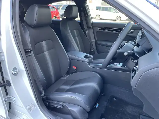 ホンダ シビック LX 群馬県 2023(令5)年 4.2万km プラチナホワイトパール 純正メモリーナビ　/フルセグ　/バックカメラ　/前後ドラレコ　/ウィングエアロ　/シュナイダーホイール　/純正ビルトインＥＴＣ２．０　/ＢＳＭ　/アダプティブクルーズコントロール　/ＬＥＤヘッドライト　/純正フロアマット/Bluethooth/前席シートヒーター/LEDヘッドライト/アイドリングストップ/パワーステアリング