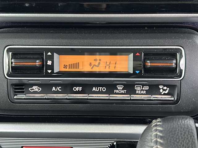 スズキ スペーシア カスタム HYBRID XS ターボ 宮城県 2023(令5)年 4.6万km ピュアホワイトP ワンオーナー/禁煙車/スズキセーフティーサポート/・デュアルカメラブレーキサポート/・車線逸脱警報/・車線逸脱抑制機能/・ハイビームアシスト/・パーキングソナー/・横滑り防止機能/オートクルーズコントロール/ヘッドアップディスプレイ/前席シートヒーター/両側パワースライドドア/純正8インチナビ/（BT.AM.FM.CD.DVD.SD.HDMI）/バックカメラ/フルセグテレビ/ビルトインETC/前後純正ドライブレコーダー/ハーフレザーシート/パドルシフト/革巻きステアリング/ステアリングスイッチ/プッシュスタート/スマートキー/スペアキー/エンジンスターター/ロールサンシェード/シートバックテーブル/純正フロアマット/純正ドアバイザー/LEDヘッドライト/LEDフォグランプ/純正15インチアルミホイール/アイドリングストップ