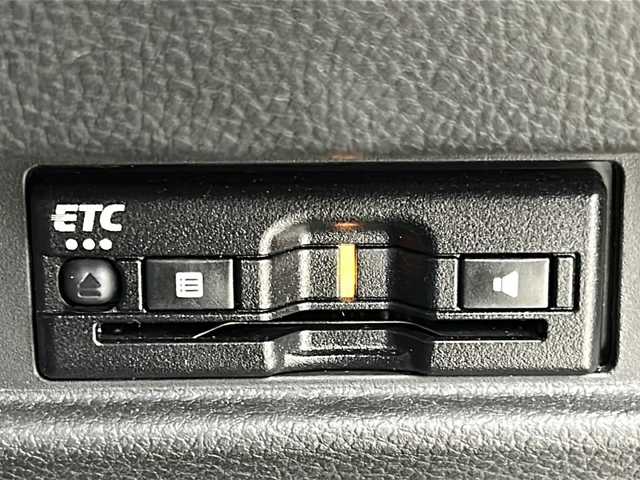 スズキ スペーシア カスタム HYBRID XS ターボ 宮城県 2023(令5)年 4.6万km ピュアホワイトP ワンオーナー/禁煙車/スズキセーフティーサポート/・デュアルカメラブレーキサポート/・車線逸脱警報/・車線逸脱抑制機能/・ハイビームアシスト/・パーキングソナー/・横滑り防止機能/オートクルーズコントロール/ヘッドアップディスプレイ/前席シートヒーター/両側パワースライドドア/純正8インチナビ/（BT.AM.FM.CD.DVD.SD.HDMI）/バックカメラ/フルセグテレビ/ビルトインETC/前後純正ドライブレコーダー/ハーフレザーシート/パドルシフト/革巻きステアリング/ステアリングスイッチ/プッシュスタート/スマートキー/スペアキー/エンジンスターター/ロールサンシェード/シートバックテーブル/純正フロアマット/純正ドアバイザー/LEDヘッドライト/LEDフォグランプ/純正15インチアルミホイール/アイドリングストップ