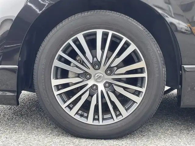 日産 エルグランド 250ハイウェイスターS 兵庫県 2020(令2)年 1.4万km ファントムブラック 外部検査実施済み/・ワンオーナー//福祉車両//グレード：セカンドスライドアップシート/・純正10インチメモリーナビ/・地デジ/DVD/BT/・バックカメラ/・ナビ連動ドライブレコーダー/・両側パワースライドドア/・パワーバックドア/・エマージェンシーブレーキ/・車線逸脱警報/・アダプティブクルーズコントロール/・オートLEDヘッドランプ/・前後ソナー/・純正18インチAW/・ビルトインETC
