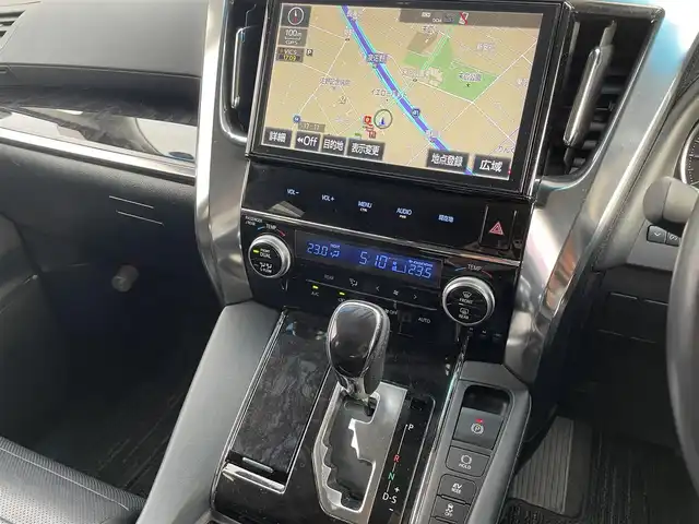 トヨタ ヴェルファイア ハイブリット ZR 大阪府 2018(平30)年 10.5万km ホワイトパールクリスタルシャイン ワンオーナー/サンルーフ/純正ナビ/夏タイヤ付純正AW有/BT/CD/DVD/SD/TV/バックカメラ/純正フリップダウンモニター(V12T-R66C)/前後ドライブレコーダー/レーダー探知機(GWR73sd)/本革シート/前席パワーシート/前席シートヒーター/前席エアシート/N席/２列目オットマン/電動リアゲート/追従機能付きクルーズコントロール/レーンキープアシスト/コーナーセンサー/LEDヘッドライト/フロントフォグ/オートハイビーム/スペアキー/ETC2.0