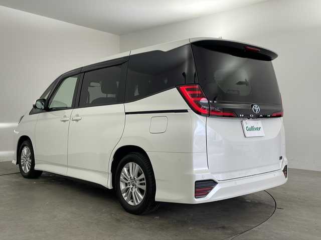 トヨタ ノア ハイブリッド S－G 兵庫県 2022(令4)年 4.5万km ホワイトパールクリスタルシャイン トヨタチームメイト/・アドバンスドパーク/・パーキングブレーキサポート/・パノラミックビューモニター/・エレクトロシフトマチック/トヨタセーフティセンス/・プリクラッシュセーフティ/・フロントクロストラフィックアラート/・レーンチェンジアシスト/レーントレーシングアシスト/・レーンディパーチャーアラート/・レーダークルーズコントロール/・オートマチックハイビーム/・ロードサインアシスト/・ドライバー異常時対応システム/・プロアクティブドライビングアシスト/純正10.5インチナビ/・Bluetoothオーディオ/・CD/DVD再生/・AppleCarPlay/AndoroidAuto/・フルセグテレビ/・バックカメラ/・アラウンドビューモニター/ビルドインETC/前後ドライブレコーダー/純正フロアマット/ハーフレザーシート/前席シートヒーター/両側パワースライドドア/純正16インチアルミホイール/ブラインドスポットモニター/LEDヘッドライト/スマートキー/ワンオーナー/新車保証書/取扱説明書