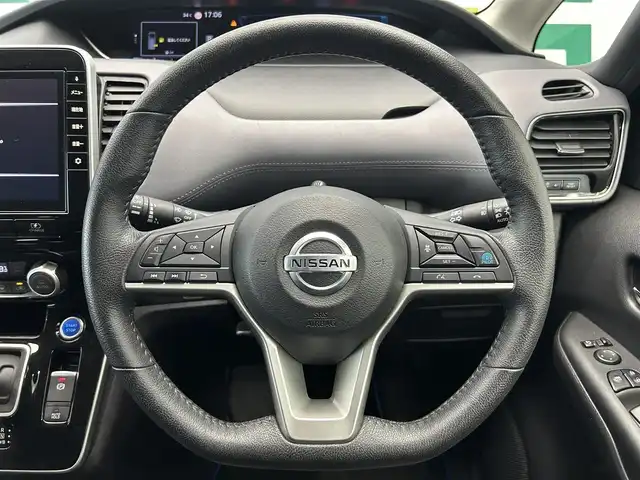 日産 セレナ e－パワー ハイウェイスター V 鹿児島県 2019(令1)年 5.3万km マルーンレッド 2トーン インテリジェントアラウンドビューモニター/ブラインドスポットモニター/プロパイロット/パーキングアシスト/純正フリップダウンモニター/両側パワースライドドア/純正SDナビ/（CD/フルセグ/Bluetooth/SD）/ビルトインETC/純正前方ドライブレコーダー【DJ4-D】/革巻きステアリング/ステアリングリモコン/純正LEDヘッドライト/フロントフォグランプ/オートライト/ハイビームアシスト/後席パーソナルテーブル/電動パーキングブレーキ/ブレーキホールド/純正フロアマット/純正ドアバイザー/純正16インチアルミ