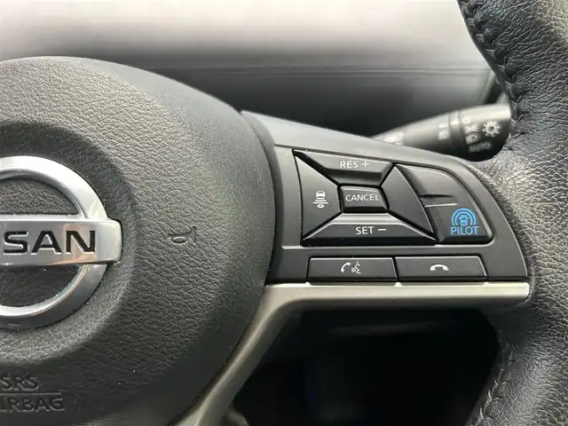 日産 セレナ e－パワー ハイウェイスター V 鹿児島県 2019(令1)年 5.3万km マルーンレッド 2トーン インテリジェントアラウンドビューモニター/ブラインドスポットモニター/プロパイロット/パーキングアシスト/純正フリップダウンモニター/両側パワースライドドア/純正SDナビ/（CD/フルセグ/Bluetooth/SD）/ビルトインETC/純正前方ドライブレコーダー【DJ4-D】/革巻きステアリング/ステアリングリモコン/純正LEDヘッドライト/フロントフォグランプ/オートライト/ハイビームアシスト/後席パーソナルテーブル/電動パーキングブレーキ/ブレーキホールド/純正フロアマット/純正ドアバイザー/純正16インチアルミ