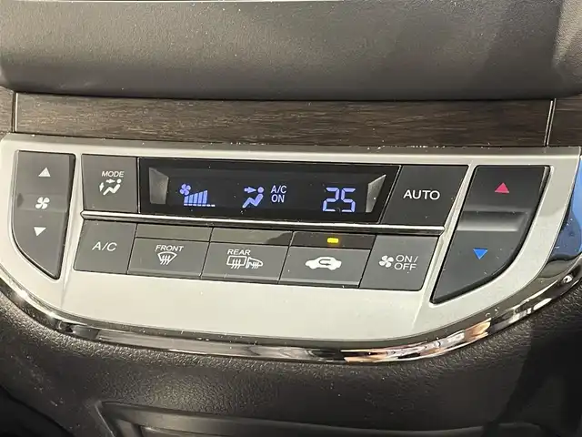 ホンダ ジェイド ハイブリッド X 愛知県 2015(平27)年 6.9万km ホワイトオーキッドパール 純正Gathersナビ(VXM-155VFi)/(Bluetooth/フルセグTV/CD・DVD再生/SD/FM/AM)/ホンダセンシング　/　　-レーダークルーズコントロール（ACC)/　　-衝突軽減ブレーキ（CMBS)/　　-車線維持支援システム/　　-路線逸脱抑制機能/　　-誤発進抑制機能/　　-先行車発進お知らせ/　　-標識認識機能/ビルトインＥＴＣ　/ＬＥＤヘッドライト　/ハーフレザーシート　/バックカメラ　/プッシュスタート/　　-スマートキー/純正フロアマット/フォグランプ