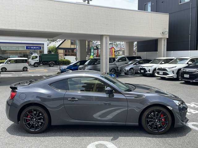 トヨタ ８６ GT リミテッド ブラックPKG 広島県 2019(令1)年 0.9万km マグネタイトグレーメタリック /登録時走行距離/　　　　　　　8495キロ/純正ナビ/バックカメラ/地デジ/ハーフレザーシート/シートヒーター/クルーズコントロール/ETC/新車時整備手帳/　　【保証書】/取扱説明書/