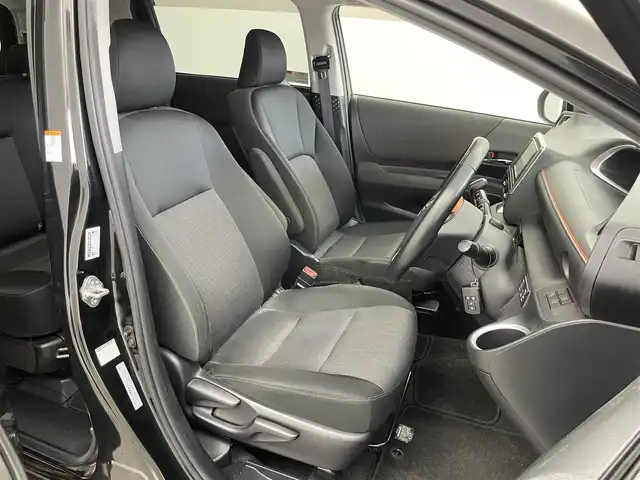 トヨタ シエンタ G 埼玉県 2020(令2)年 3.4万km ブラックマイカ 純正ナビ　バックカメラ　助手席回転シート　ビルトインＥＴＣ　ドライブレコーダー　衝突軽減ブレーキ　両側パワースライドドア　オートライト　オートマチックハイビーム　スマートキー　ＬＥＤヘッドライト　ＴＶ