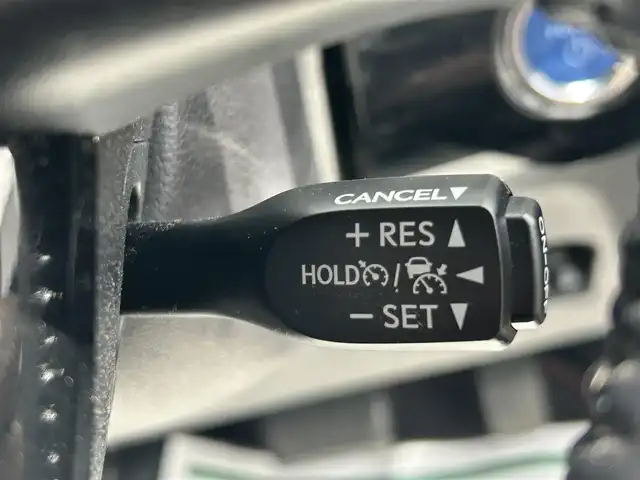 トヨタ プリウス ＰＨＶ A プレミアム 岡山県 2020(令2)年 10.7万km アティチュードブラックマイカ 登録時走行距離106815km/純正9インチナビ/フルセグTV(AM.FM.CD.DVD.TV.BT)/全方位カメラ/ETC2.0/ブラインドスポットモニター/ドライブレコーダー/シートヒーター/エアシート/ステアリングヒーター/クリアランスソナー/衝突軽減ブレーキ/横滑り防止装置/レーダークルーズコントロール/レーンキープアシスト/オートライト/オートマチックハイビーム/アイドリングストップ/17インチ純正AW/純正フロアマット/レザーシート/D席パワーシート/社外AW付スタッドレスタイヤ4本車載