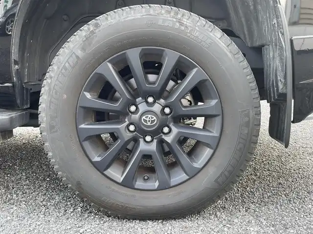 トヨタ ランドクルーザー プラド TX Lパッケージ マットブラED 道東・釧路十勝 2023(令5)年 1.2万km ブラック ワンオーナー/サンルーフ/革シート/前席エアシート＆シートヒーター/前席パワーシート/社外ＳＤナビ＆フルセグ/　（ＤＶＤ＆ＣＤ＆ＭＳＶ＆ＢＴ）/バックカメラ/ＥＴＣ/ドライブレコーダー一体型デジタルインナーミラー/Ｔｏｙｏｔａ　Ｓａｆｅｔｙ　Ｓｅｎｓｅ/・プリクラッシュセーフティ/・レーンディパーチャーアラート/・オートマチックハイビーム/・レーダークルーズコントロール/・ロードサインアシスト/先行車発進告知/パーキングサポートブレーキ/クリアランスソナー/革巻きステアリング/ステアリングリモコン/ルーフレール/Ｍ’ｓＳＰＥＥＤフロントハーフスポイラー/モデリスタリヤスカート/純正１８inアルミホイール/オートライト/ＬＥＤライト/フォグランプ/リヤフォグランプ/オート電動格納ミラー/スマートキー/プッシュスタート/Ｗ＆サイド＆カーテン＆ニーエアバッグ/横滑り防止機能/ヒルスタートアシストコントロール/電動センターデフロック/フロアマット/新車保証書/取扱説明書（車両＆ナビ）/スペアキー有