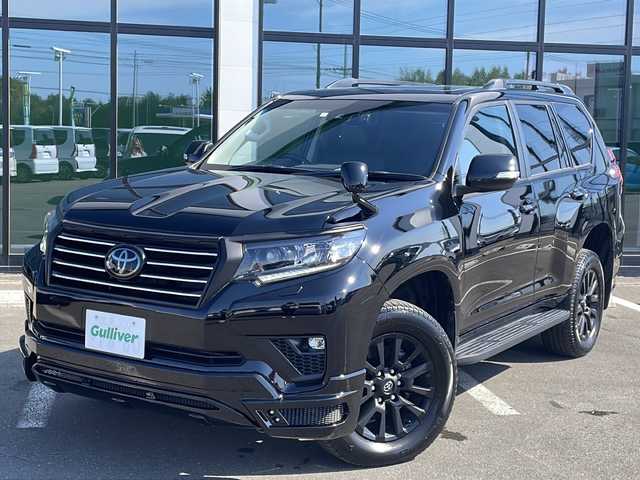 トヨタ ランドクルーザー プラド TX Lパッケージ マットブラED 道東・釧路十勝 2023(令5)年 1.2万km ブラック ・ワンオーナー/・サンルーフ/・寒冷地仕様/・革シート/・前席エアシート＆シートヒーター/・前席パワーシート/・社外ＳＤナビ＆フルセグ/　（ＤＶＤ＆ＣＤ＆ＭＳＶ＆ＢＴ）/・バックカメラ/・ＥＴＣ/・ドライブレコーダー一体型デジタルインナーミラー/・Ｔｏｙｏｔａ　Ｓａｆｅｔｙ　Ｓｅｎｓｅ/・プリクラッシュセーフティ/・レーンディパーチャーアラート/・オートマチックハイビーム/・レーダークルーズコントロール/・ロードサインアシスト/・先行車発進告知/・パーキングサポートブレーキ/・クリアランスソナー/・革巻きステアリング/・ステアリングリモコン/・ルーフレール/・Ｍ’ｓＳＰＥＥＤフロントハーフスポイラー/・モデリスタリヤスカート/・純正１８inアルミホイール/・オートライト/・ＬＥＤライト/・フォグランプ/・リヤフォグランプ/・オート電動格納ミラー/・スマートキー/・プッシュスタート/・Ｗ＆サイド＆カーテン＆ニーエアバッグ/・横滑り防止機能/・ヒルスタートアシストコントロール/・電動センターデフロック/・フロアマット/・新車保証書/・取扱説明書（車両＆ナビ）