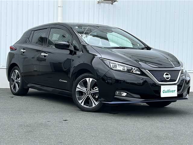 日産 リーフ e+ G 三重県 2019(令1)年 4.9万km スーパーブラック 純正ナビ　/全周囲カメラ　/デジタルインナーミラー　/ＢＳＭ　/BOSEサウンド/ビルトインETC/前席シートヒーター　/パーキングアシスト　/プロパイロット　/ステアリングヒーター　/ステアリングスイッチ/充電ケーブル付　/前方ドライブレコーダー/前後コーナーセンサー　/レーダークルーズコントロール/革巻きステアリング/ステアリングスイッチ/純正フロアマット/スペアキー　/ＬＥＤヘッドライト/オートライト/禁煙車