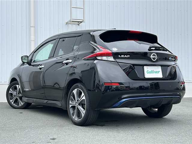日産 リーフ e+ G 三重県 2019(令1)年 4.9万km スーパーブラック 純正ナビ　/全周囲カメラ　/デジタルインナーミラー　/ＢＳＭ　/BOSEサウンド/ビルトインETC/前席シートヒーター　/パーキングアシスト　/プロパイロット　/ステアリングヒーター　/ステアリングスイッチ/充電ケーブル付　/前方ドライブレコーダー/前後コーナーセンサー　/レーダークルーズコントロール/革巻きステアリング/ステアリングスイッチ/純正フロアマット/スペアキー　/ＬＥＤヘッドライト/オートライト/禁煙車
