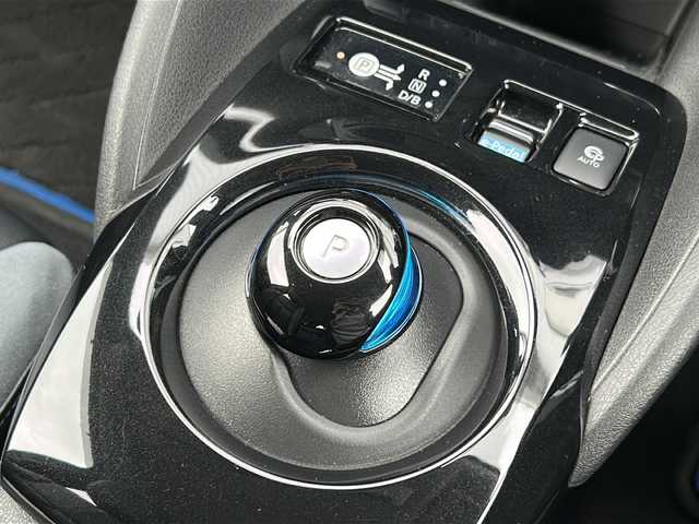 日産 リーフ e+ G 三重県 2019(令1)年 4.9万km スーパーブラック 純正ナビ　/全周囲カメラ　/デジタルインナーミラー　/ＢＳＭ　/BOSEサウンド/ビルトインETC/前席シートヒーター　/パーキングアシスト　/プロパイロット　/ステアリングヒーター　/ステアリングスイッチ/充電ケーブル付　/前方ドライブレコーダー/前後コーナーセンサー　/レーダークルーズコントロール/革巻きステアリング/ステアリングスイッチ/純正フロアマット/スペアキー　/ＬＥＤヘッドライト/オートライト/禁煙車