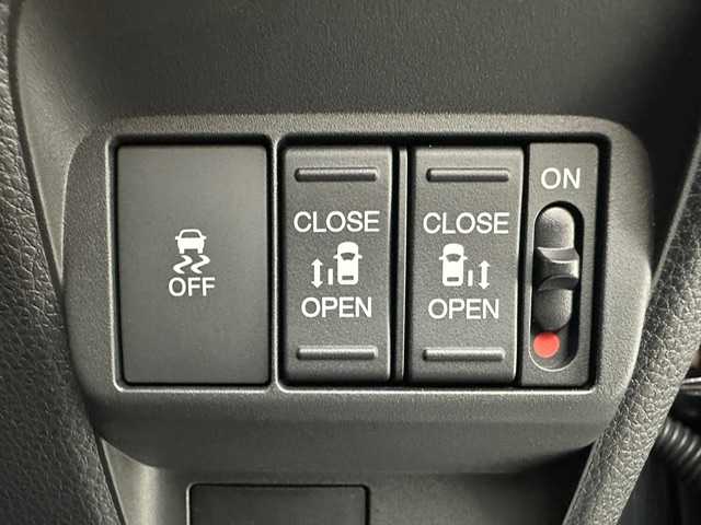 ホンダ フリード ハイブリット e:HEV AIR EX 兵庫県 2025(令7)年 0.1千km メテオロイドグレーメタリック e:HEV エアー　6人/登録済み未使用車　/9インチナビ　LXM-242ZFNI(207680円)/純正メモリナビ（フルセグ、Bluetooth、カープレイ）/コーナーセンサー/BSM/ブレーキホールド/電子パーキング/バックカメラ/クルーズコントロール/両側パワースライドドア/シートヒーター（D＋N席）/ハーフレザーシート/純正15インチアルミホイール/オートライト/ＬＥＤヘッドライト/スペアキー×１