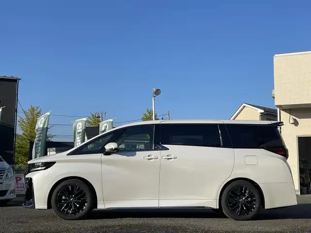 トヨタ ヴェルファイア ハイブリット Z プレミア 宮城県 2024(令6)年 0.8万km プラチナホワイトパールマイカ 純正ディーラーナビ/デジタルインナーミラー/ＥＴＣ２．０/ツインムーンルーフ/寒冷地仕様/レーダークルーズコントロール/プリクラッシュセーフティ/ブラインドスポットモニター/ヘッドアップディスプレイ/レーントレーシングアシスト/ロードサインアシスト/横滑り防止装置/ブレーキホールド/パノラミックビューモニター/バックガイドモニター/オートハイビーム/ハンドルヒーター/シートヒーター/パワーシート
