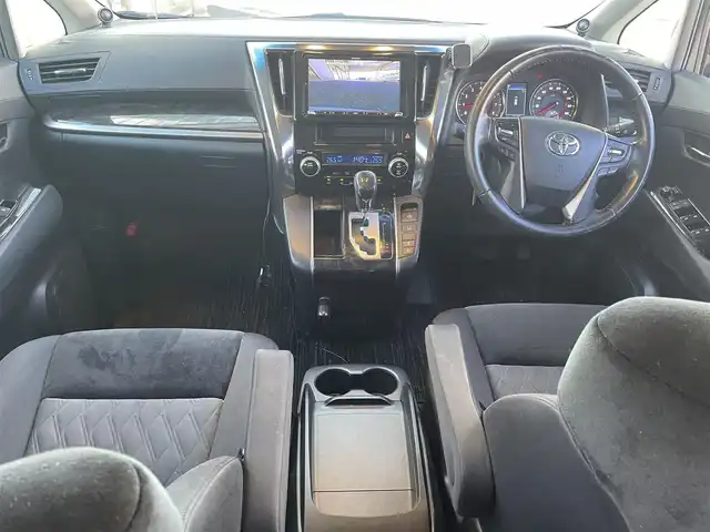 トヨタ アルファード S 兵庫県 2019(令1)年 7.3万km ホワイトパールクリスタルシャイン ・8人乗り/・SCパッケージ用18インチアルミホイール/・社外ナビ（TV/DVD/BT）/・ETC2.0/・デジタルインナーミラー（前後ドラレコ付き）/・バックカメラ/・フロントカメラ/・ステアリングスイッチ/・クルコン/・社外スピーカー/・ドアバイザー/・プッシュスタート/・電動パーキング/・純正フロアマット/・衝突軽減ブレーキ/・レーンアシスト/・１００V電源/・オートライト/・LEDヘッドライト