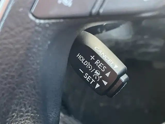 トヨタ アルファード S 兵庫県 2019(令1)年 7.3万km ホワイトパールクリスタルシャイン ・8人乗り/・SCパッケージ用18インチアルミホイール/・社外ナビ（TV/DVD/BT）/・ETC2.0/・デジタルインナーミラー（前後ドラレコ付き）/・バックカメラ/・フロントカメラ/・ステアリングスイッチ/・クルコン/・社外スピーカー/・ドアバイザー/・プッシュスタート/・電動パーキング/・純正フロアマット/・衝突軽減ブレーキ/・レーンアシスト/・１００V電源/・オートライト/・LEDヘッドライト