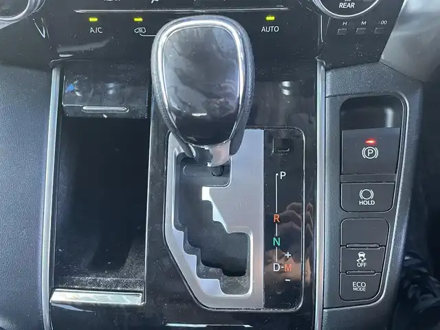 トヨタ アルファード S 兵庫県 2019(令1)年 7.3万km ホワイトパールクリスタルシャイン ・8人乗り/・SCパッケージ用18インチアルミホイール/・社外ナビ（TV/DVD/BT）/・ETC2.0/・デジタルインナーミラー（前後ドラレコ付き）/・バックカメラ/・フロントカメラ/・ステアリングスイッチ/・クルコン/・社外スピーカー/・ドアバイザー/・プッシュスタート/・電動パーキング/・純正フロアマット/・衝突軽減ブレーキ/・レーンアシスト/・１００V電源/・オートライト/・LEDヘッドライト