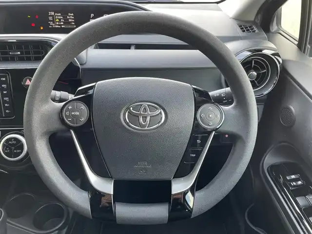 トヨタ アクア S スタイルブラック 島根県 2019(平31)年 7.2万km ダークブルーマイカ 登録時走行距離71164km/純正ナビ(Bluetooth/AM/FM)/フルセグテレビ/バックカメラ/ドライブレコーダー/前後コーナーセンサー/レーンキープアシスト/横滑り防止装置/衝突被害軽減ブレーキ/ウィンカーミラー/オートライト/オートハイビーム/ドアバイザー/プッシュスタート/スマートキー/禁煙車