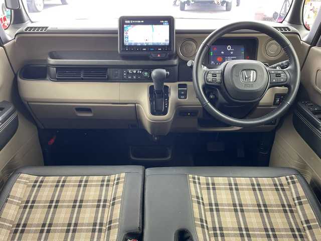 ホンダ Ｎ ＢＯＸ JOY ターボ 兵庫県 2025(令7)年 1.2万km プラチナホワイトパール ・ホンダセンシング/・衝突軽減ブレーキ/・アダプティブクルーズコントロール/・先行車発進お知らせ/・路外逸脱抑制機能/・車線維持支援システム/・オートハイビーム/・コーナーセンサー/・踏み間違い衝突軽減システム/・純正8インチナビ＆TV＆BT＆USB/・バックカメラ/・両側パワースライドドア/・純正前後ドライブレコーダー/・ビルトインETC/・電子パーキング/・オートホールド/・パドルシフト/・ハーフレザーシート/・前席シートヒーター/・横滑り防止装置/・シートバックテーブル/・2列目サンシェード/・ステアリングリモコン/・パドルシフト/・スマートキー/・プッシュスタート/・LEDヘッドライト/・オートライト