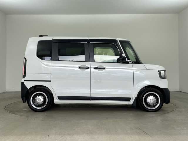 ホンダ Ｎ ＢＯＸ JOY ターボ 兵庫県 2025(令7)年 1.2万km プラチナホワイトパール ・ホンダセンシング/・衝突軽減ブレーキ/・アダプティブクルーズコントロール/・先行車発進お知らせ/・路外逸脱抑制機能/・車線維持支援システム/・オートハイビーム/・コーナーセンサー/・踏み間違い衝突軽減システム/・純正8インチナビ＆TV＆BT＆USB/・バックカメラ/・両側パワースライドドア/・純正前後ドライブレコーダー/・ビルトインETC/・電子パーキング/・オートホールド/・パドルシフト/・ハーフレザーシート/・前席シートヒーター/・横滑り防止装置/・シートバックテーブル/・2列目サンシェード/・ステアリングリモコン/・パドルシフト/・スマートキー/・プッシュスタート/・LEDヘッドライト/・オートライト