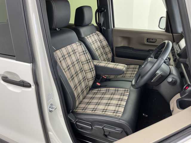 ホンダ Ｎ ＢＯＸ JOY ターボ 兵庫県 2025(令7)年 1.2万km プラチナホワイトパール ・ホンダセンシング/・衝突軽減ブレーキ/・アダプティブクルーズコントロール/・先行車発進お知らせ/・路外逸脱抑制機能/・車線維持支援システム/・オートハイビーム/・コーナーセンサー/・踏み間違い衝突軽減システム/・純正8インチナビ＆TV＆BT＆USB/・バックカメラ/・両側パワースライドドア/・純正前後ドライブレコーダー/・ビルトインETC/・電子パーキング/・オートホールド/・パドルシフト/・ハーフレザーシート/・前席シートヒーター/・横滑り防止装置/・シートバックテーブル/・2列目サンシェード/・ステアリングリモコン/・パドルシフト/・スマートキー/・プッシュスタート/・LEDヘッドライト/・オートライト