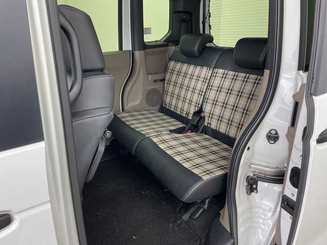 ホンダ Ｎ ＢＯＸ JOY ターボ 兵庫県 2025(令7)年 1.2万km プラチナホワイトパール ・ホンダセンシング/・衝突軽減ブレーキ/・アダプティブクルーズコントロール/・先行車発進お知らせ/・路外逸脱抑制機能/・車線維持支援システム/・オートハイビーム/・コーナーセンサー/・踏み間違い衝突軽減システム/・純正8インチナビ＆TV＆BT＆USB/・バックカメラ/・両側パワースライドドア/・純正前後ドライブレコーダー/・ビルトインETC/・電子パーキング/・オートホールド/・パドルシフト/・ハーフレザーシート/・前席シートヒーター/・横滑り防止装置/・シートバックテーブル/・2列目サンシェード/・ステアリングリモコン/・パドルシフト/・スマートキー/・プッシュスタート/・LEDヘッドライト/・オートライト