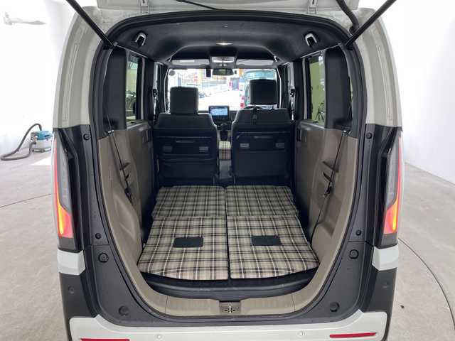 ホンダ Ｎ ＢＯＸ JOY ターボ 兵庫県 2025(令7)年 1.2万km プラチナホワイトパール ・ホンダセンシング/・衝突軽減ブレーキ/・アダプティブクルーズコントロール/・先行車発進お知らせ/・路外逸脱抑制機能/・車線維持支援システム/・オートハイビーム/・コーナーセンサー/・踏み間違い衝突軽減システム/・純正8インチナビ＆TV＆BT＆USB/・バックカメラ/・両側パワースライドドア/・純正前後ドライブレコーダー/・ビルトインETC/・電子パーキング/・オートホールド/・パドルシフト/・ハーフレザーシート/・前席シートヒーター/・横滑り防止装置/・シートバックテーブル/・2列目サンシェード/・ステアリングリモコン/・パドルシフト/・スマートキー/・プッシュスタート/・LEDヘッドライト/・オートライト