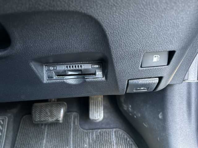 トヨタ プリウス Sセーフティプラス 長野県 2017(平29)年 14.4万km パール