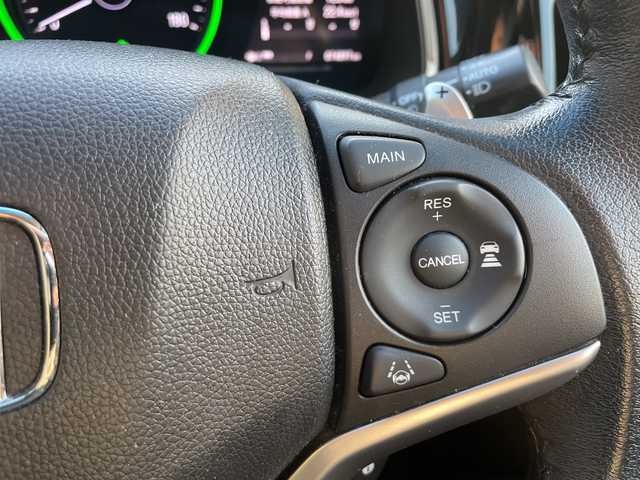 ホンダ シャトル ハイブリッド X ホンダセンシング 茨城県 2019(平31)年 7.5万km プラチナホワイトパール ワンオーナー/衝突軽減ブレーキ/純正SDナビ/FM/AM/CD/DVD/iPod/SD/USB/AUX/AppleCarPlay/Bluetooth接続/フルセグTV/ハーフレザーシート/シートヒーター（D＋N席）/レーダークルーズコントロール/バックカメラ/レーンキープアシスト/横滑り防止装置/アイドリングストップ/パドルシフト/ビルトインETC/LEDヘッドライト/保証書/取扱説明書