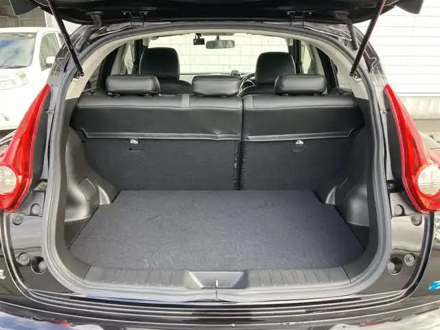 日産 ジューク 15RX パーソナライズパック 静岡県 2013(平25)年 6万km ナイトベールパープル 純正SDナビ(MC313D-W)/　AM FM CD DVD Bluetooth USB AUX/HIDオートヘッドランプ/革巻きステアリング/スマートキー2本/プッシュスタート/社外18インチアルミホイール/アイドリングストップ/純正フロアマット/レザー調シートカバー/フルセグTV/ビルトインETC/前後方ドライブレコーダー/社外エアロ(フロント/リアアンダー)